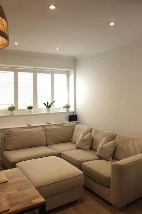 Pier House - Luxury Seafront, Newly Renovated! Apartment Brighton