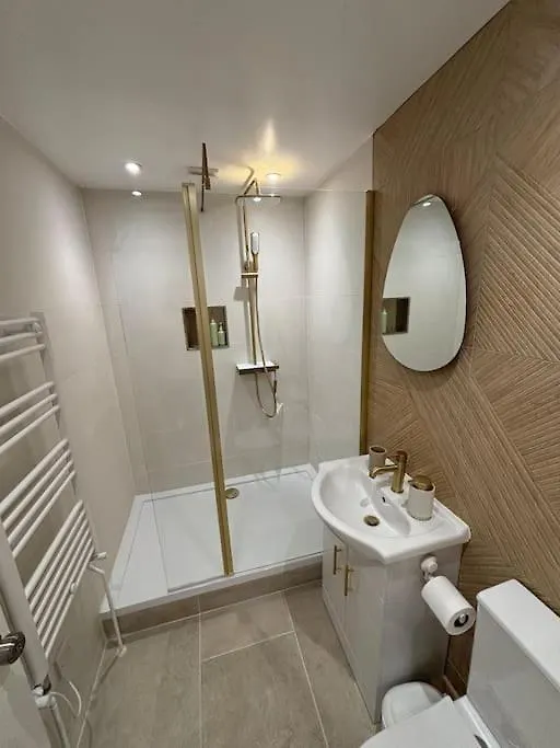Pier House - Luxury Seafront, Newly Renovated! Apartment Brighton