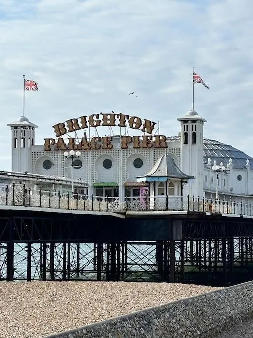 Pier House - Luxury Seafront, Newly Renovated! Apartment Brighton United Kingdom
