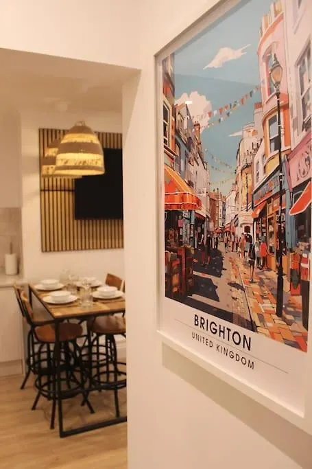 Pier House - Luxury Seafront, Newly Renovated! Apartment Brighton United Kingdom