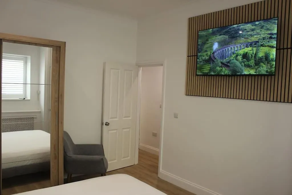 Pier House - Luxury Seafront, Newly Renovated! Apartment Brighton
